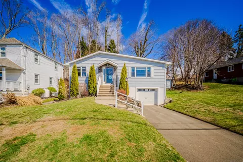 67 Long Island View Rd, Milford, CT 06460