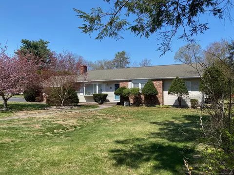 60 Holly Rd, Cheshire, CT 06410