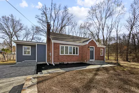 157 Congdon St E, Middletown, CT 06457