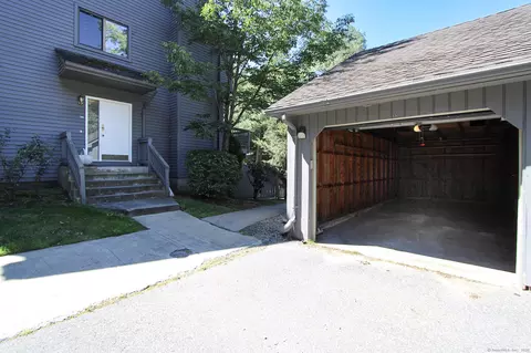 104 Conestoga Way #104, Glastonbury, CT 06033