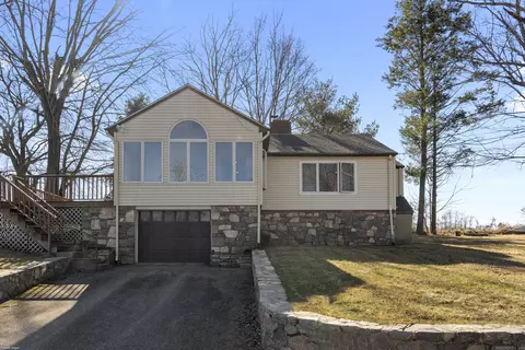 141 Longwood Dr, Colchester, CT 06415