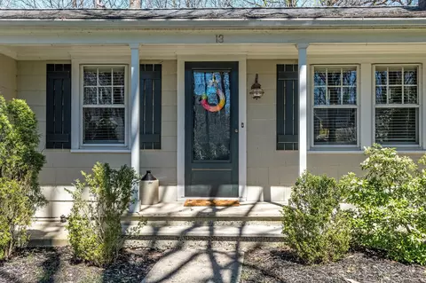 13 Sheffield Rd, Norwalk, CT 06853