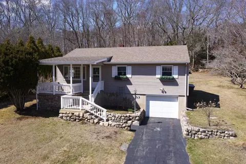33 Bush Hill Dr, Niantic, CT 06357