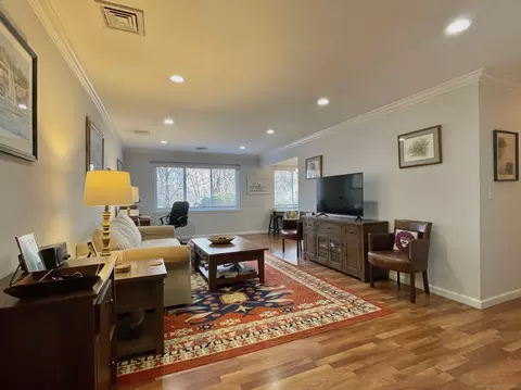 214 Southport Woods Dr #214, Southport, CT 06890