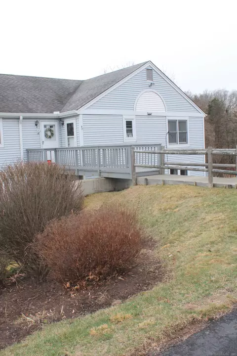 25 Mill Pond Ln #A, Durham, CT 06422