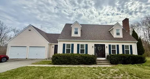 2 Greystone Ct, Ledyard, CT 06339