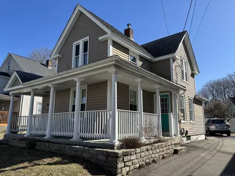 129 Poquonnock Rd, Groton, CT 06340