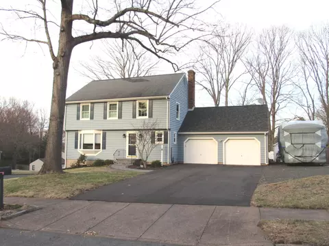 134 Valley View Rd, Manchester, CT 06040