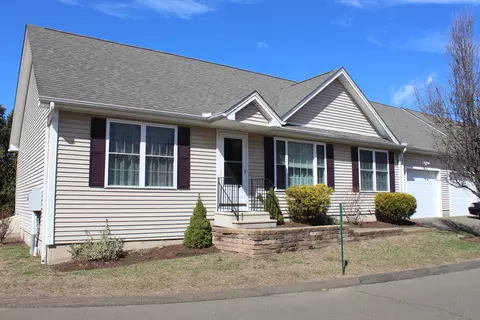 51 County Walk Ln #51, East Haven, CT 06512
