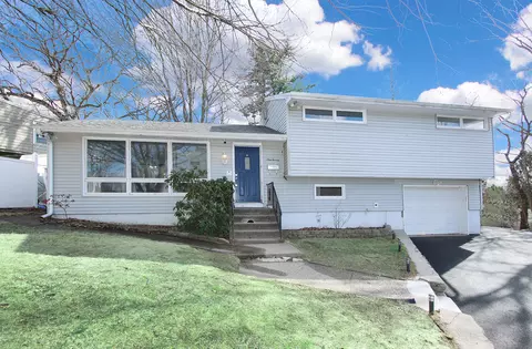 120 Windy Dr, Waterbury, CT 06705