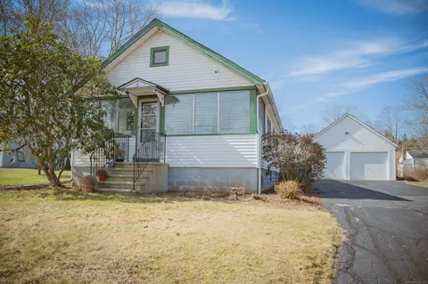 1862 Long Hill Rd, Guilford, CT 06437