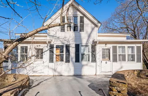20-22 Tunxis Rd, Tariffville, CT 06081