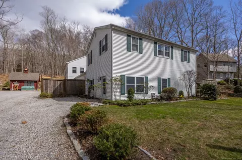 65 N Main St, Essex, CT 06426