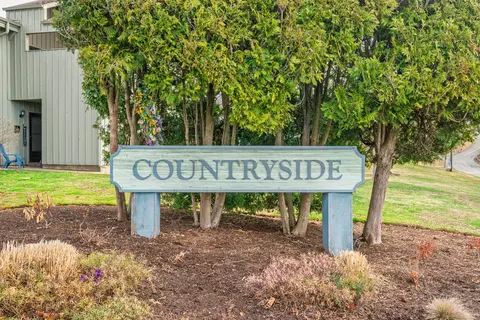 7 Webster Ct #7, Newington, CT 06111