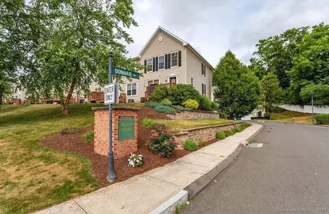 41 Donahue Ln #41, Manchester, CT 06042
