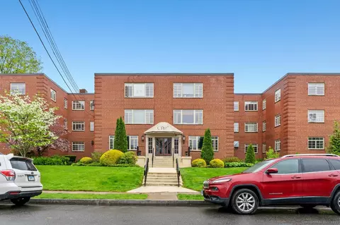 30 Outlook Ave #306, West Hartford, CT 06119