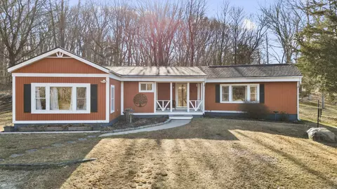 17 Coit Ct, Waterford, CT 06385