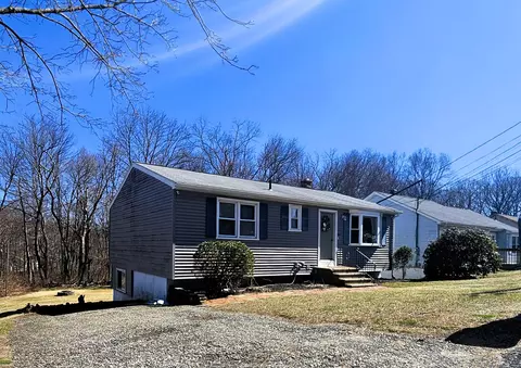 78 Madera Dr, Waterbury, CT 06704