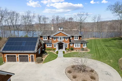31 Parkers Point Rd, Chester, CT 06412