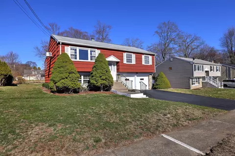296 Sigwin Dr, Fairfield, CT 06824