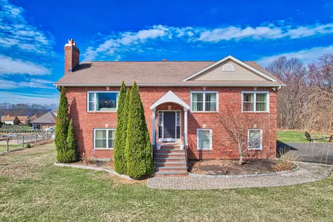 7 Peach Orchard Rd, Prospect, CT 06712