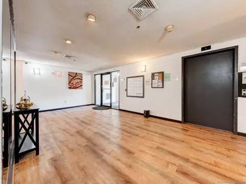 213 Franklin Ave #504, Hartford, CT 06114