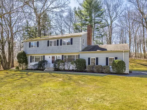 27 Alpine Rd, Trumbull, CT 06611