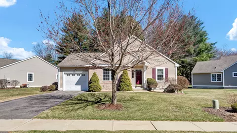 44 Bailey Cir #44, South Windsor, CT 06074