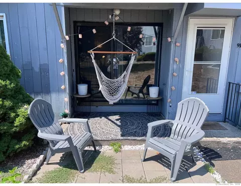 9 Birch Ln #H, East Haven, CT 06513