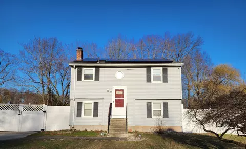 16 Sandra Dr, Bloomfield, CT 06002