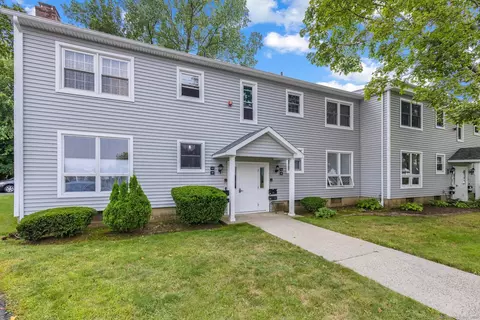 93 Carriage Path S #93, Milford, CT 06460
