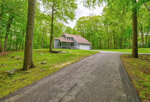 31 Wildwood Dr, Columbia, CT 06237