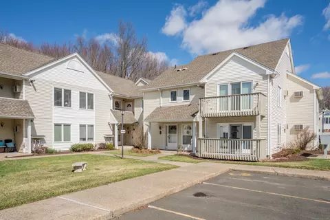 28 Millbrook Ct #28, Newington, CT 06111