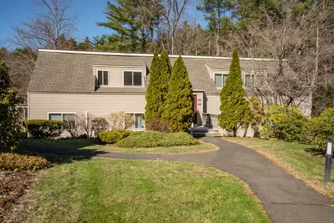 54 Library Ln #54, Simsbury, CT 06070