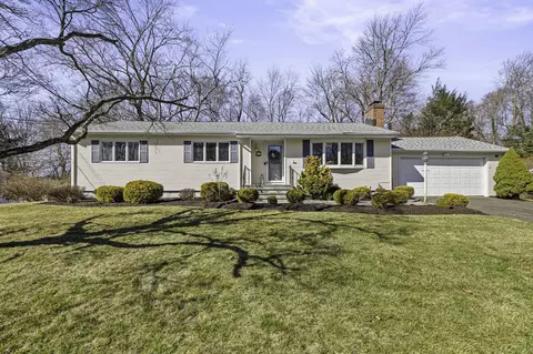 77 Russ Rd, Trumbull, CT 06611