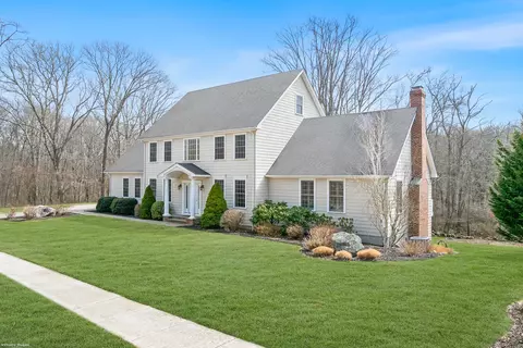 12 Whaler Rd, Mystic, CT 06355