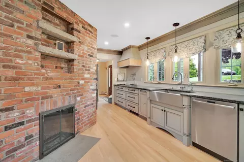 58 Pippin Dr E, Glastonbury, CT 06033