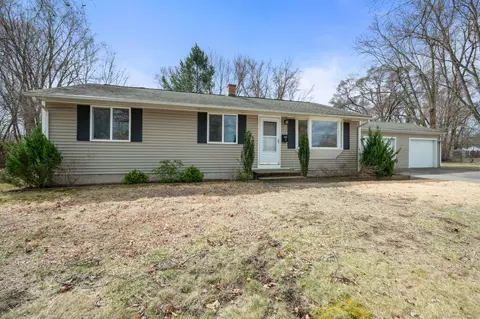 3 Marshall Dr, Enfield, CT 06082