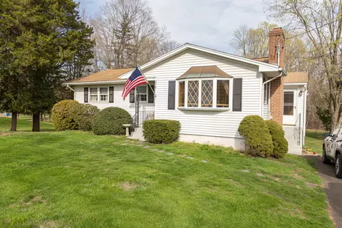 570 Atkins St, Middletown, CT 06457