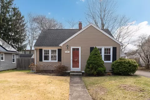 127 Greenhill Ter, New Haven, CT 06515