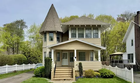 14 Plymouth Ct, Milford, CT 06460