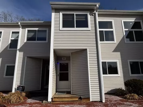 35 Ruth St #50, Bristol, CT 06010