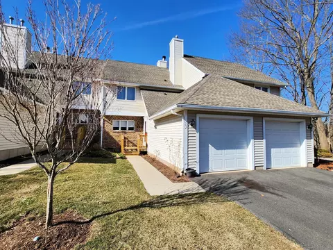 102 Steeplechase Dr #102, Newington, CT 06111