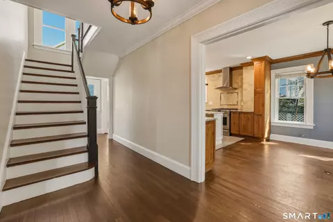 Entry Way - 5 Broadview St, Bristol, CT 06010 photo 3 of 3