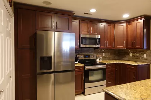75 Redwood Dr #1306, East Haven, CT 06513
