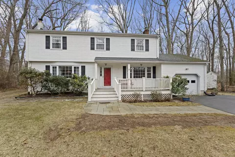 71 Stoneywood Dr, Niantic, CT 06357