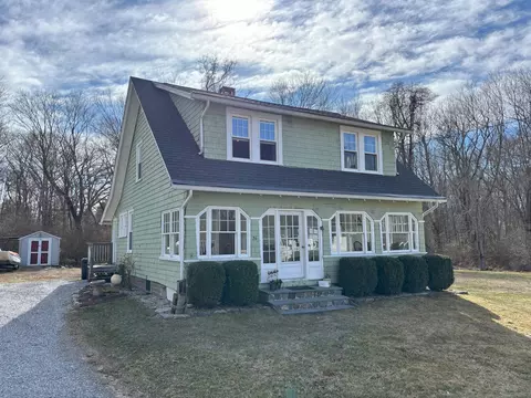 26 Fairview Ave, Deep River, CT 06417
