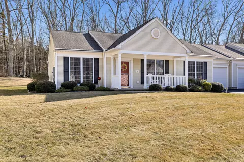 13 Beechwood Dr S #13, Waterford, CT 06385
