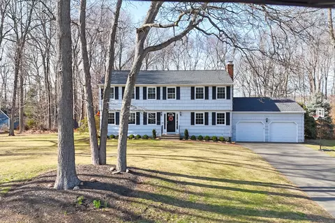 50 Clover Hill Rd, Trumbull, CT 06611