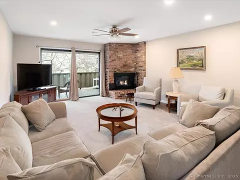 36 Gillies Ln #36, Norwalk, CT 06854